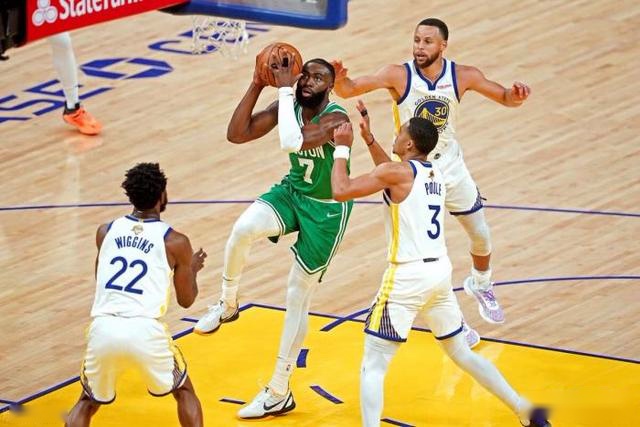博主：刘邵子洋代表洛杉矶FC二队首发出场，完成美国联赛首秀